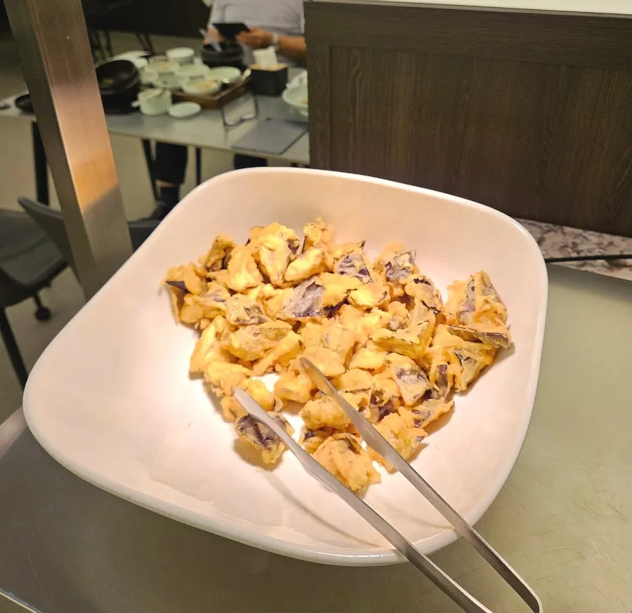 Additional side dishes at the self-serve bar