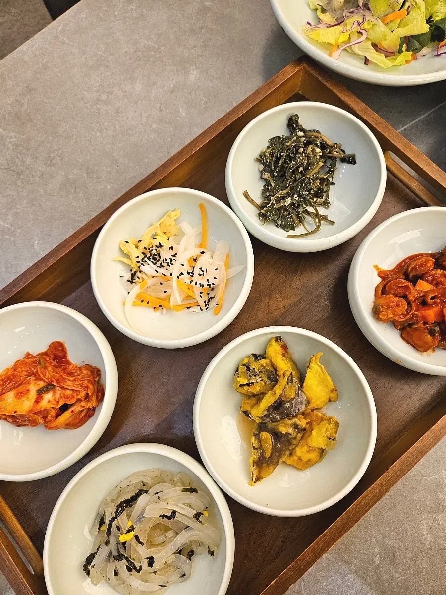 Basic side dish plate served with the set meal