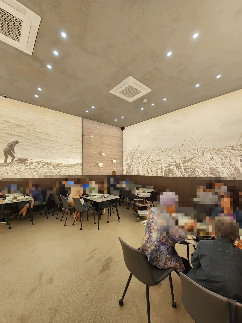 High-ceilinged dining hall seating at Haenon Miyeok Gwacheon Direct Branch