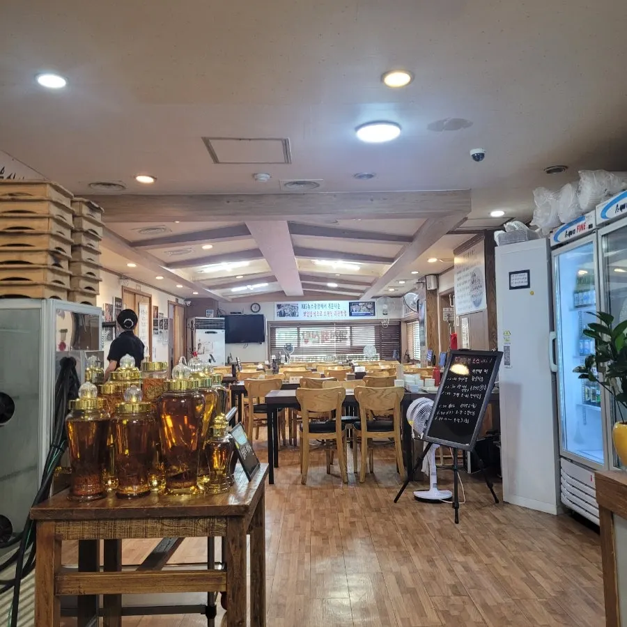 룸이 있는 과천해신탕 내부