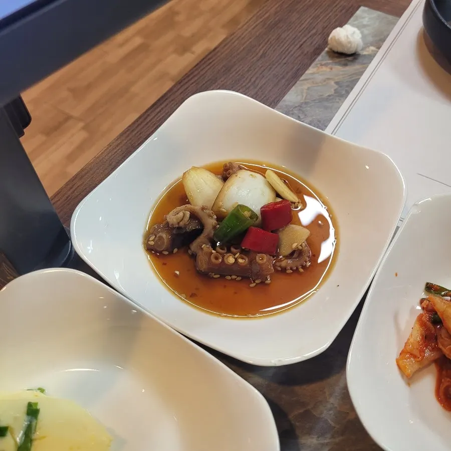 낙지장이 포함된 밑반찬