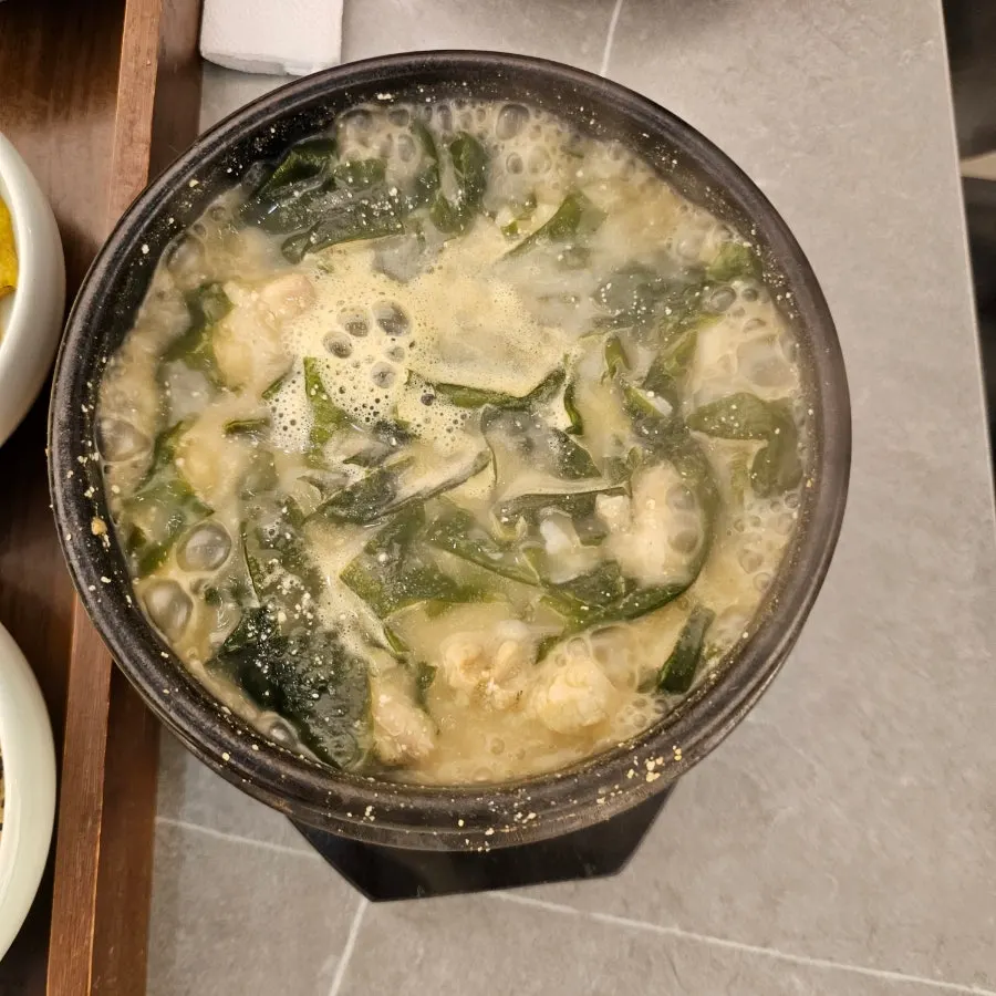 Atmosphere inside Haenon Miyeok Gwacheon Direct Branch