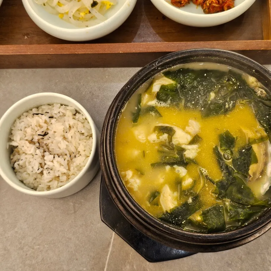 Flounder seaweed soup served with rice