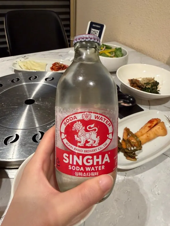Singha sparkling soda water