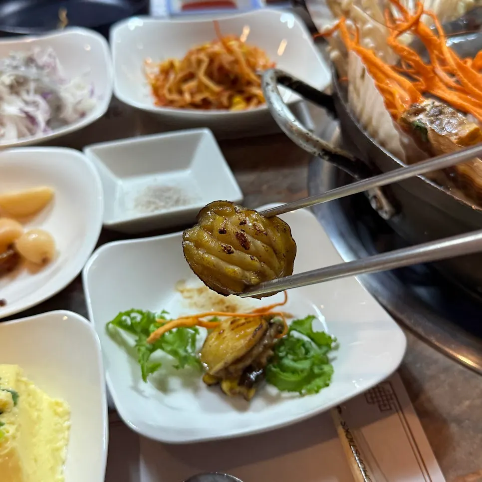 Raw cordyceps side dish