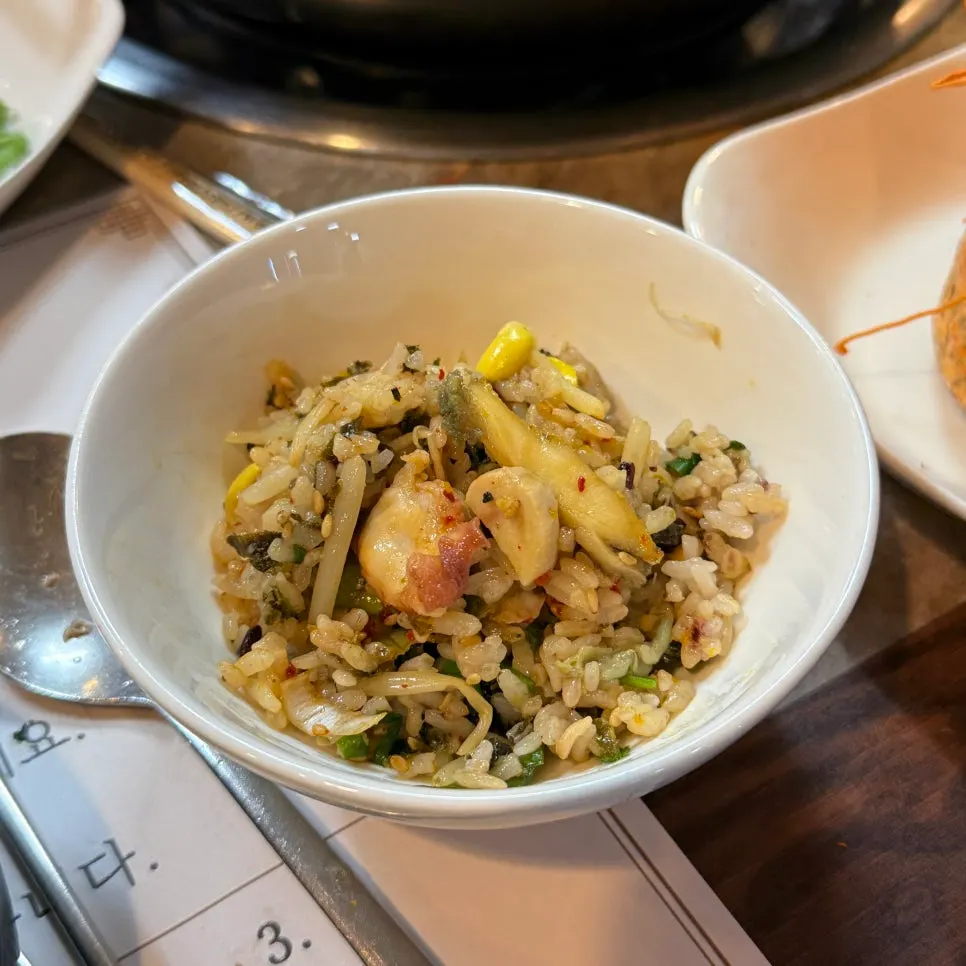Nutritious rice topped with abalone and octopus