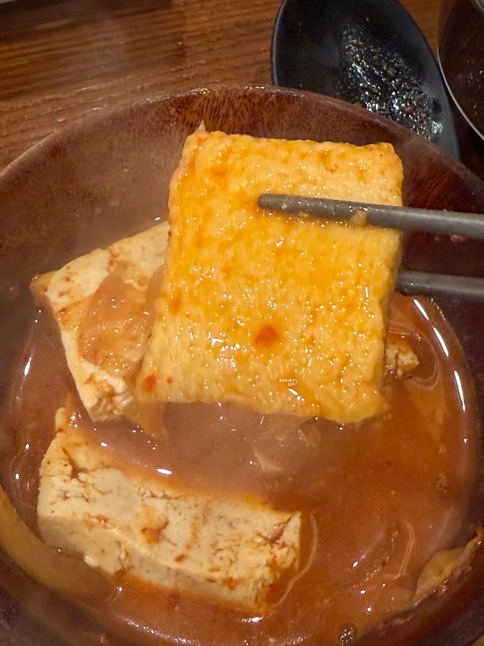 숨이 죽은 채소와 곱창전골 냄비