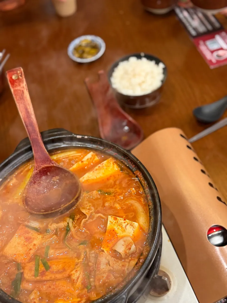 더 끓여 진해진 곱창전골 한 그릇