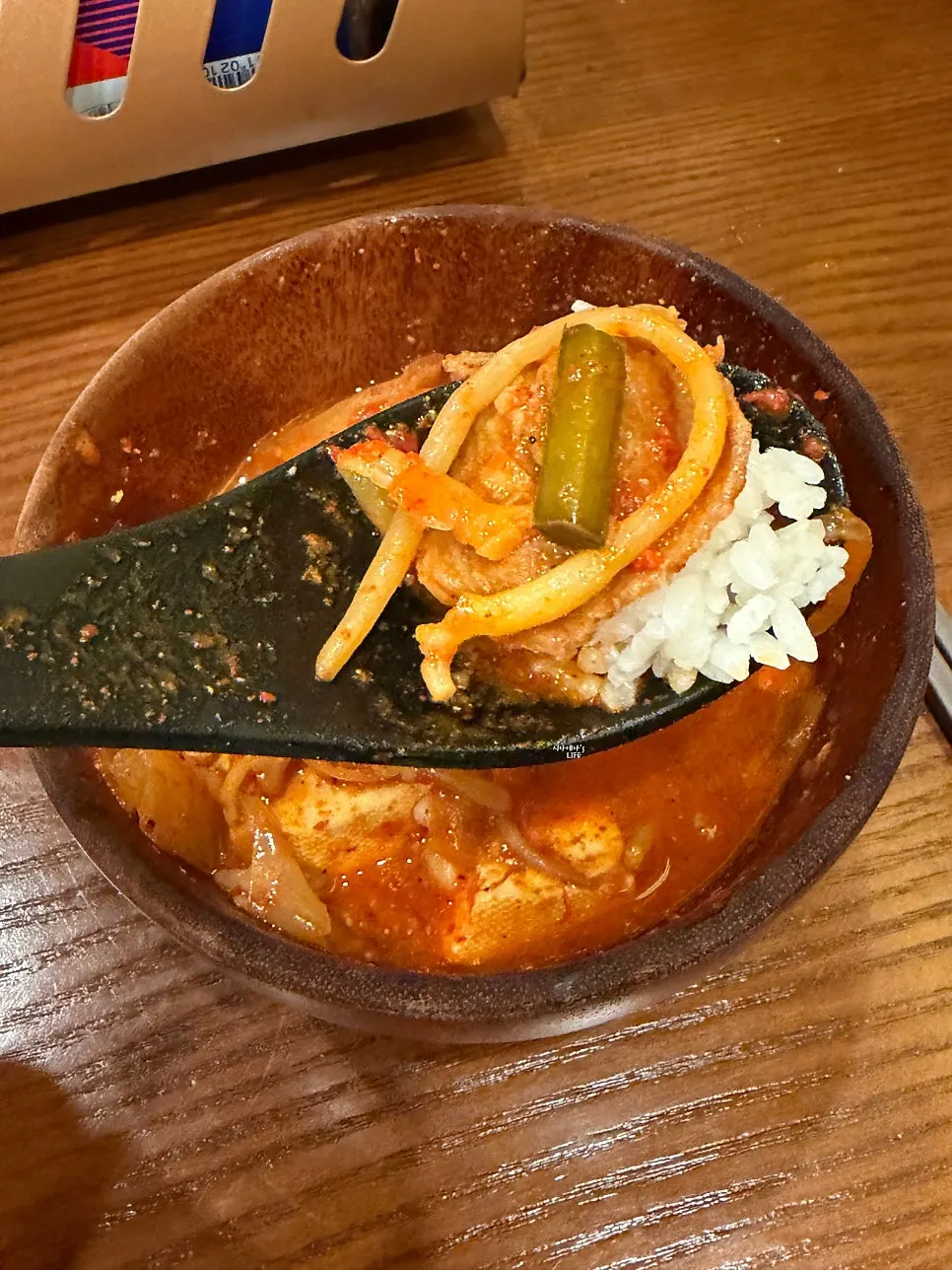 곱창과 흰밥을 곁들인 저녁 식사