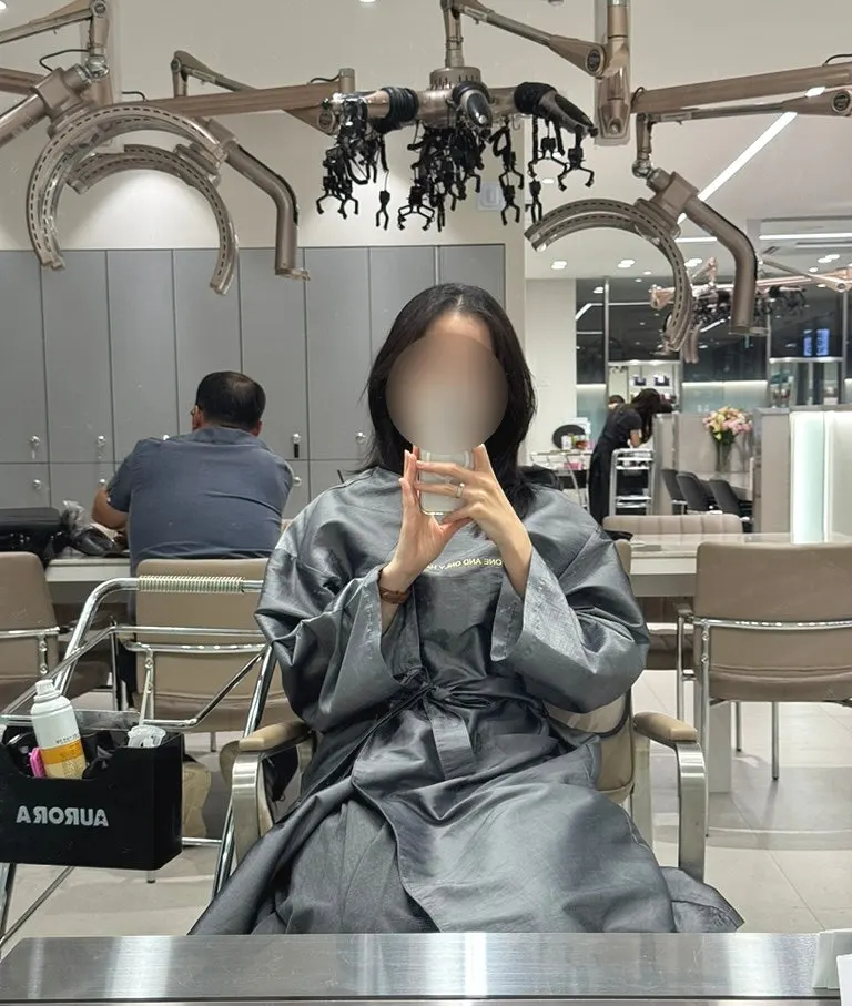 Medium-length hair condition before the appointment
