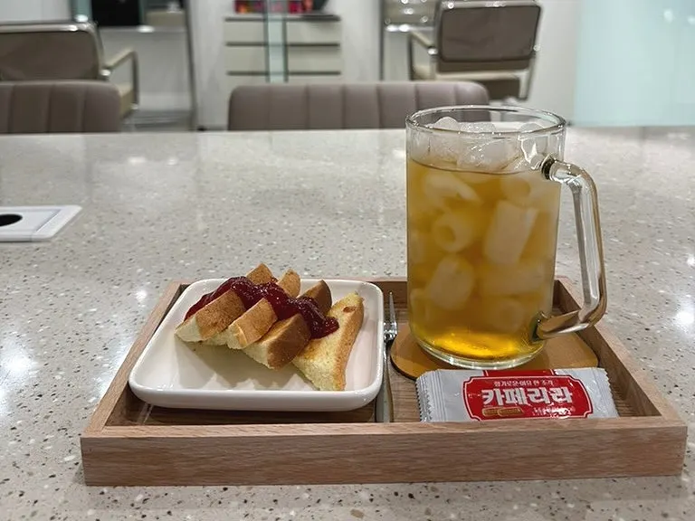Toast and drink service