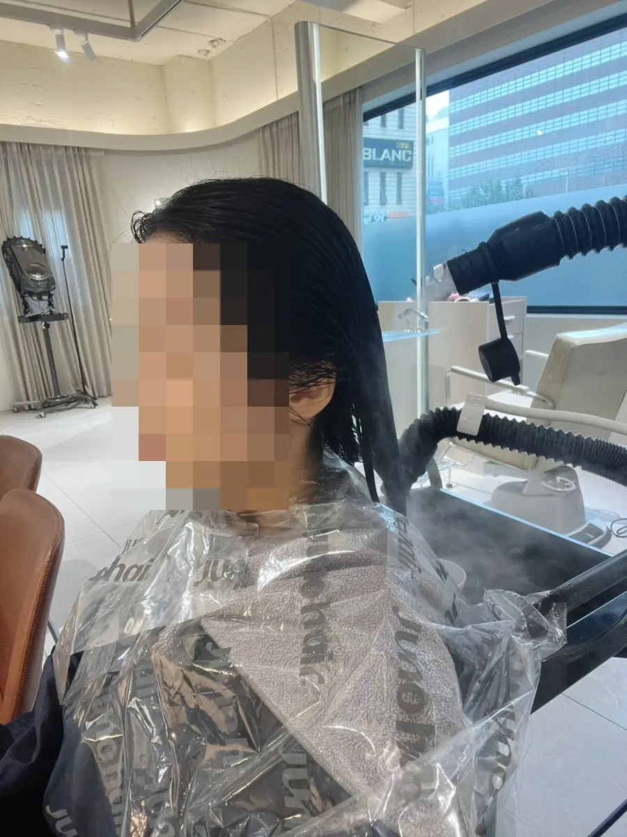 크림타입 클리닉제를 도포한 모발