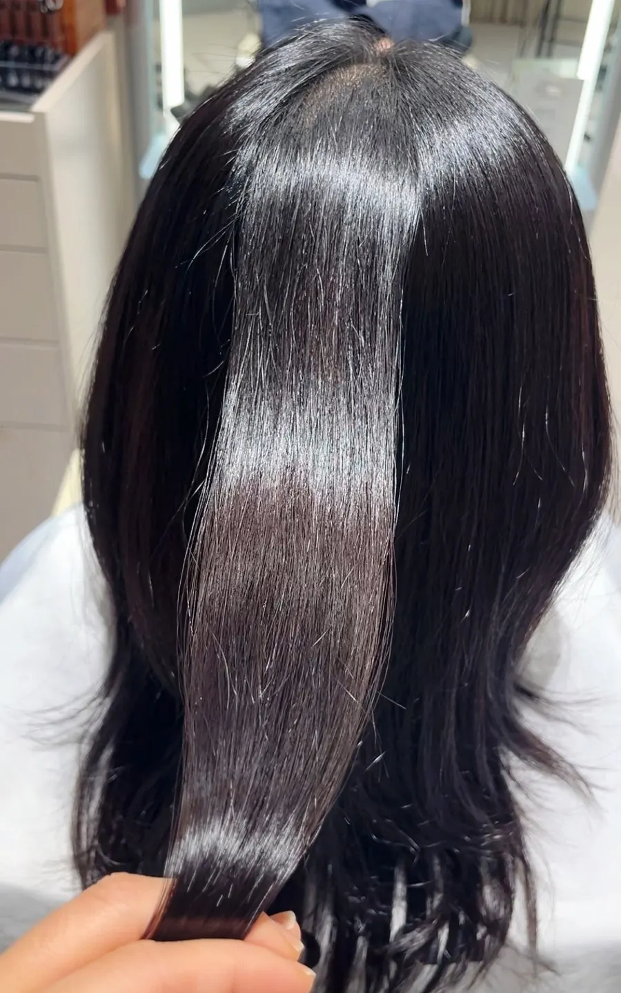 사이드뱅과 앞머리 커트를 마친 모습