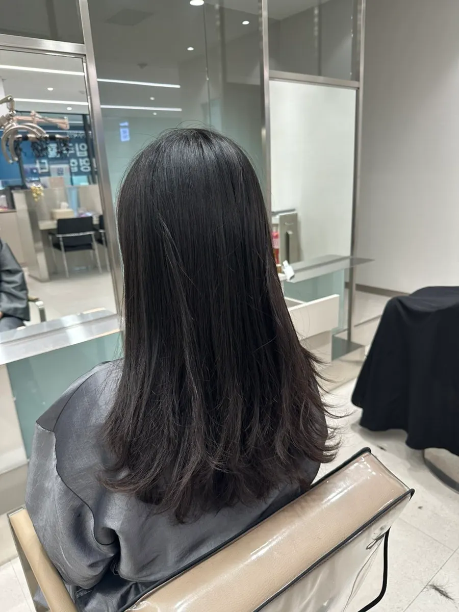 Damaged, heavy hair before the cut