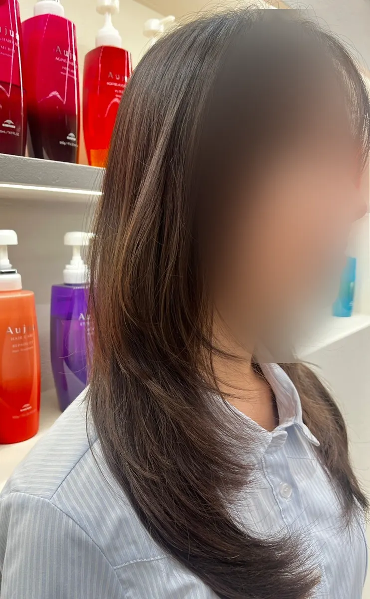 Front view of the finished layered cut with defined layers