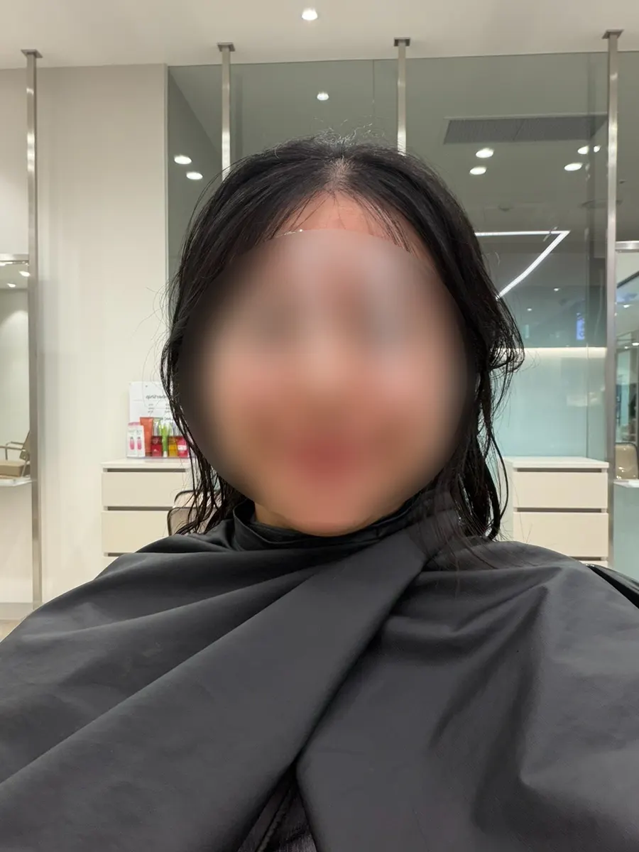 어깨선 길이로 커트한 직후 머리