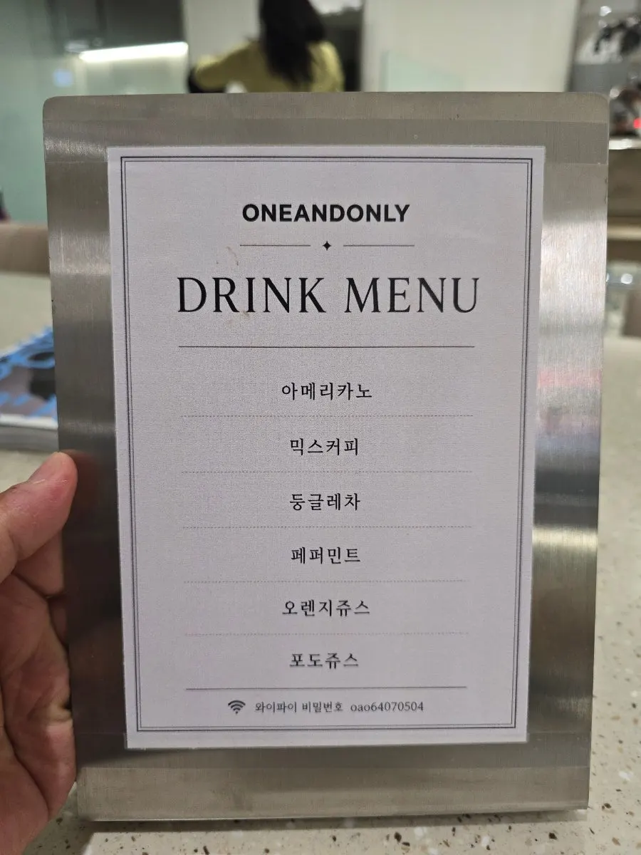 얼굴형과 모발 상태를 고려한 남자 펌 상담