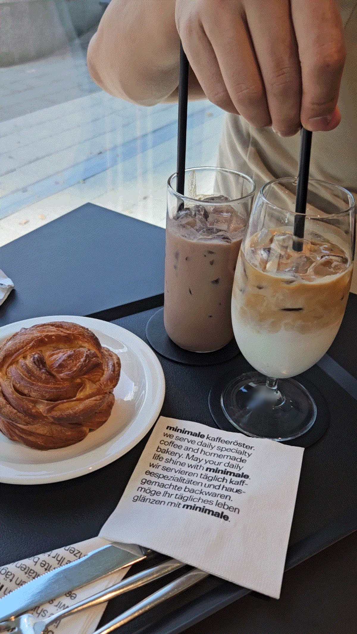 A cup of Minimale's decaf Helsinki Latte