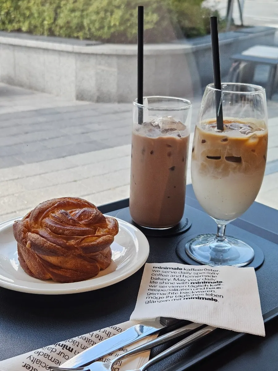 Close-up of the decaf Helsinki Latte