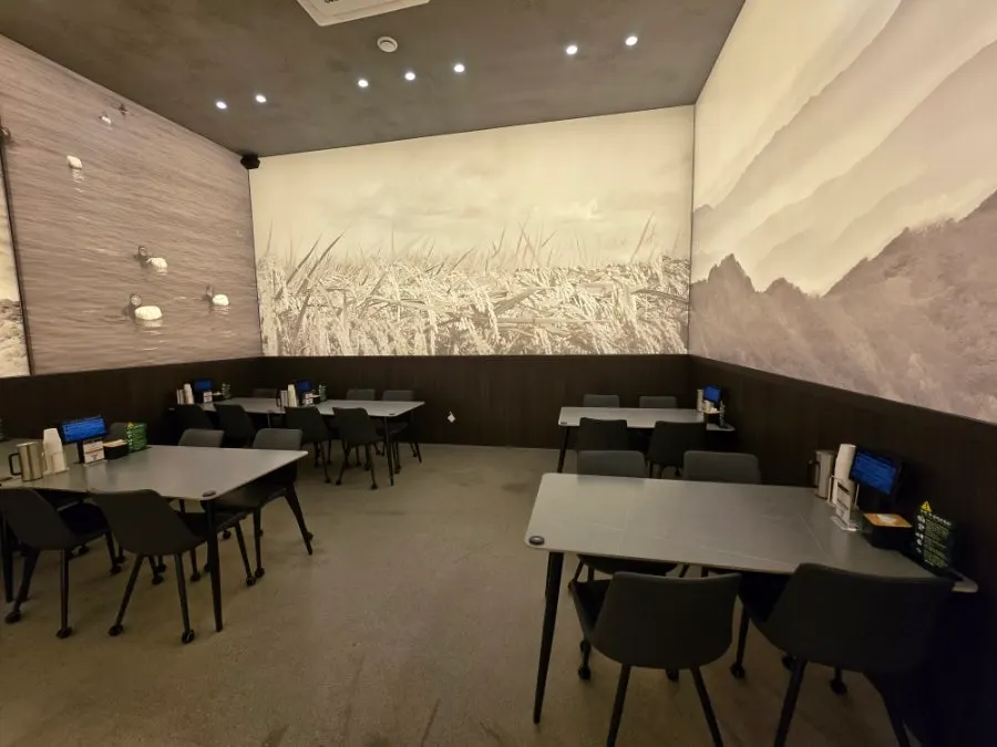 High-ceilinged interior of Haenon Miyeok Gwacheon Direct Branch