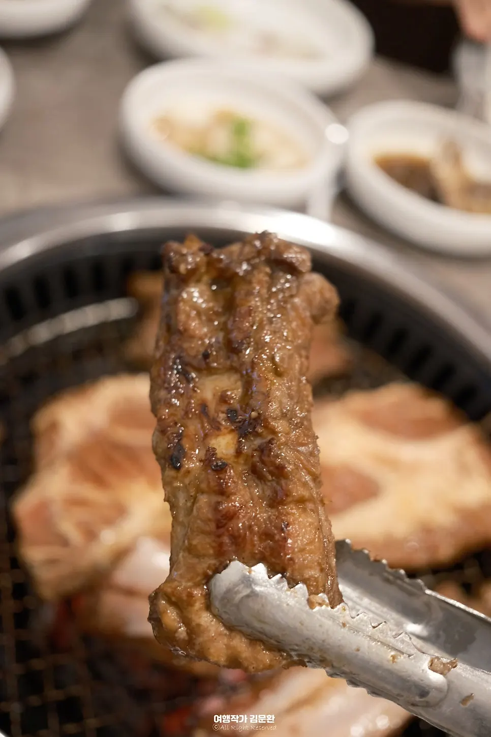 Naengmyeon topped with a piece of galbi