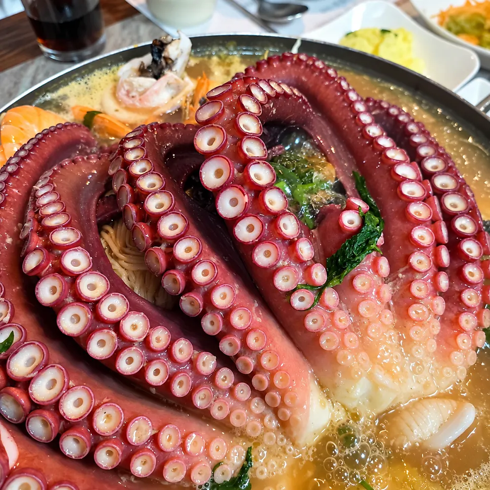 가족 식사용 해신탕 한 상