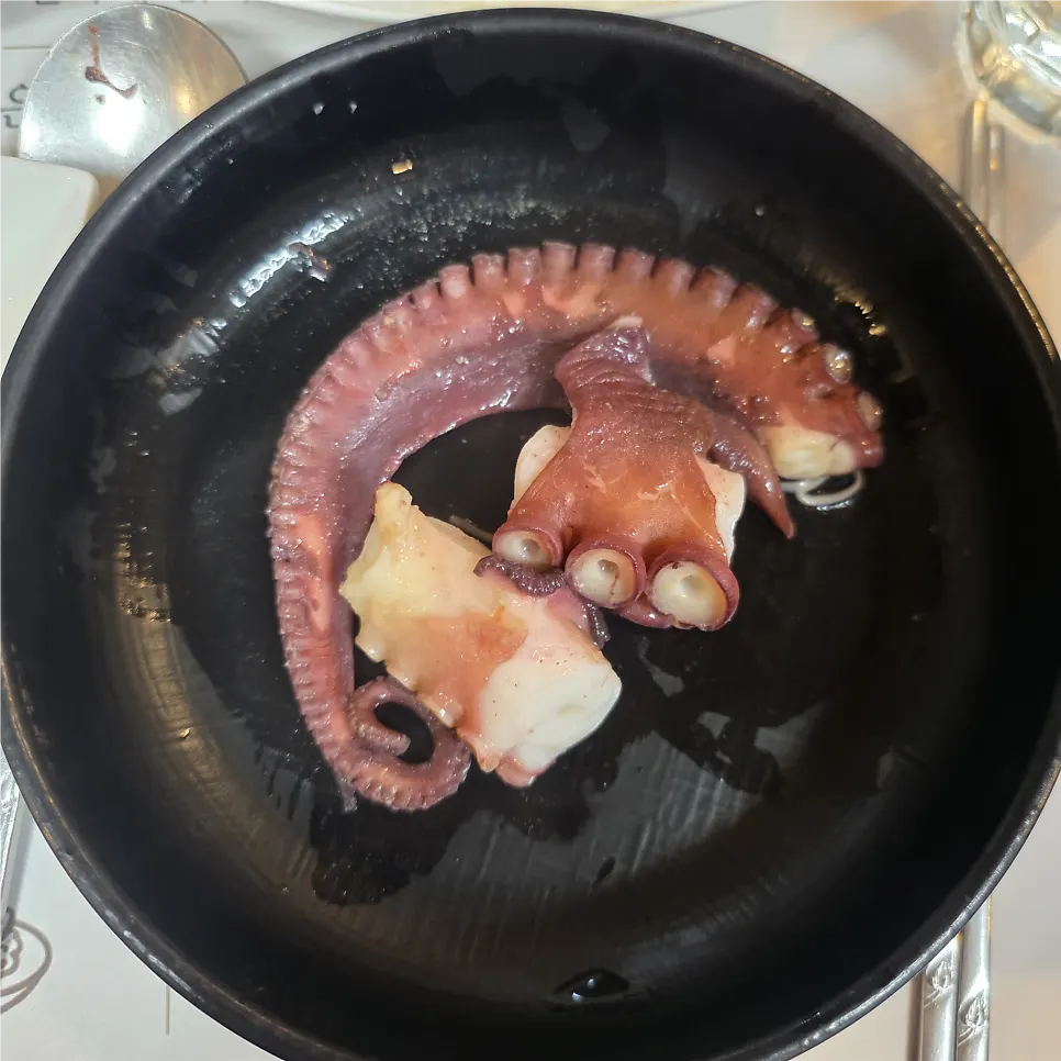 토종닭 피문어해신탕 한 냄비