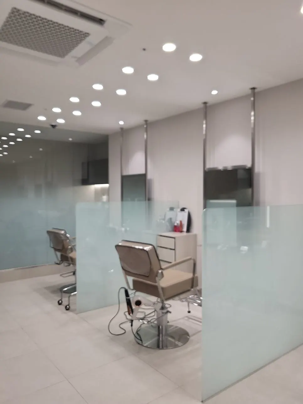 한양수자인 오피스텔 지하 1층 원앤온리헤어 입구