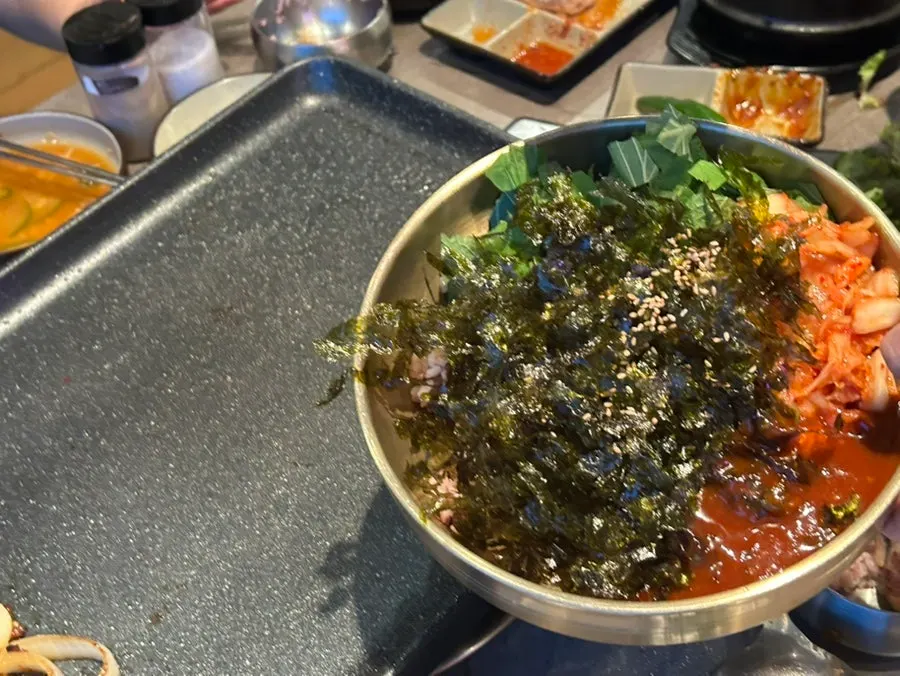 불판에 볶는 셀프 볶음밥