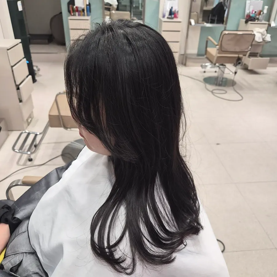 Clean pore area on the scalp after the clinic