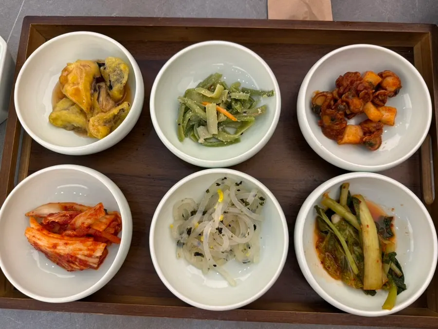 리필 가능한 기본찬 6종