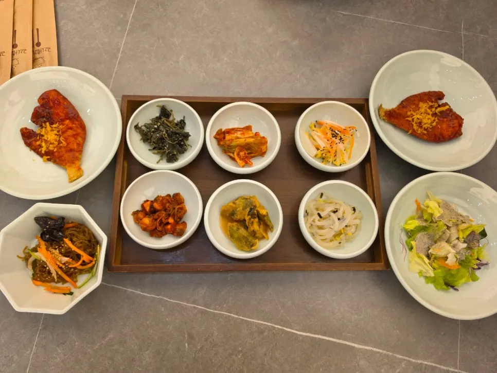 Seaweed soup set meal table at Haenon Miyeok Gwacheon Direct Branch