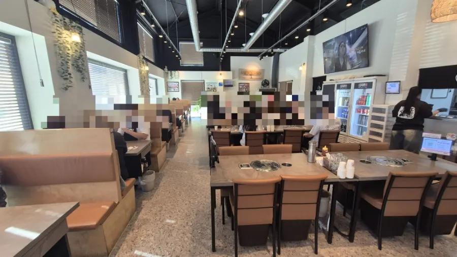 Spacious seating area inside Deo Chadol