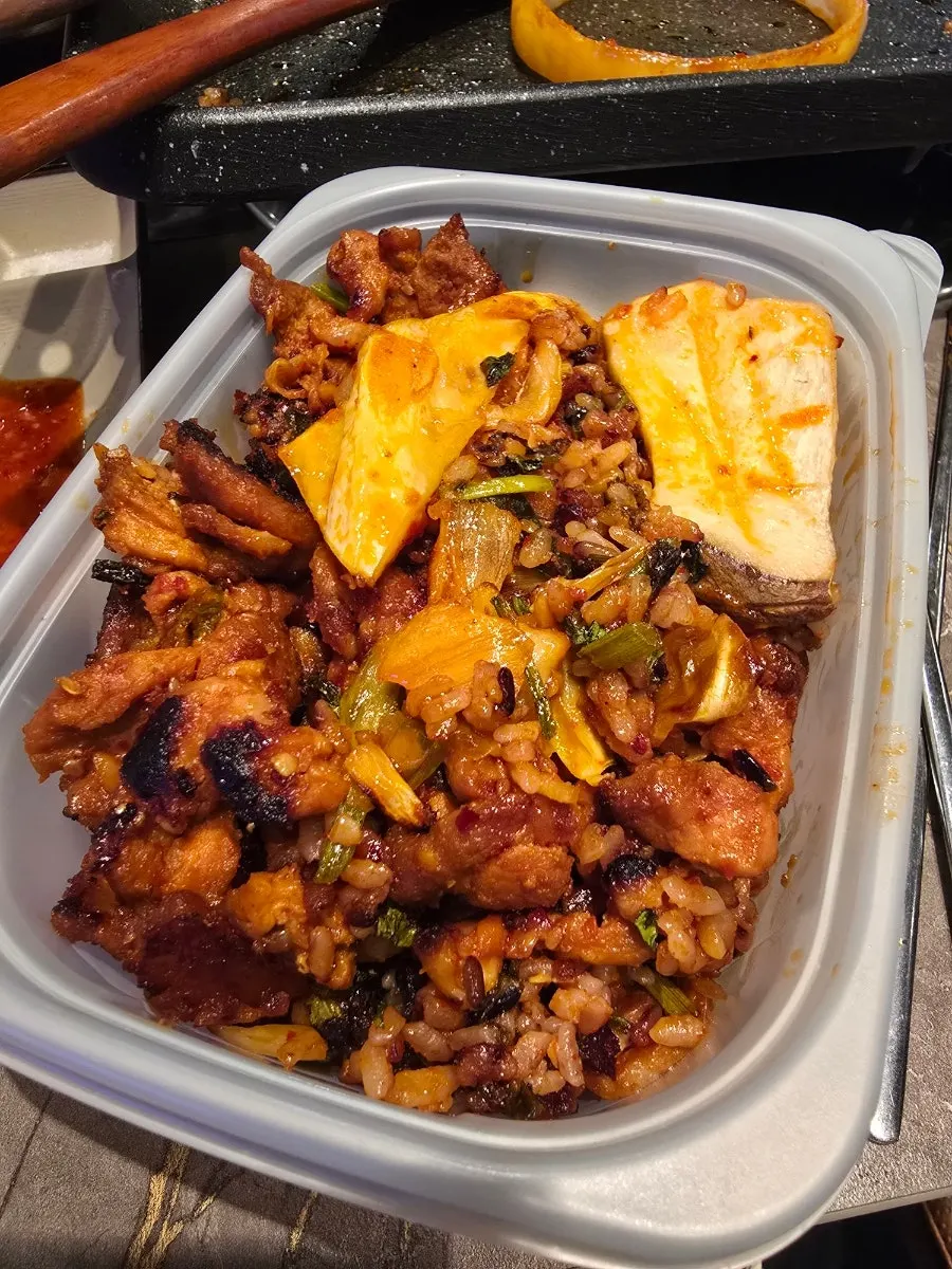 Close-up of the finished Deo Chadol fried rice