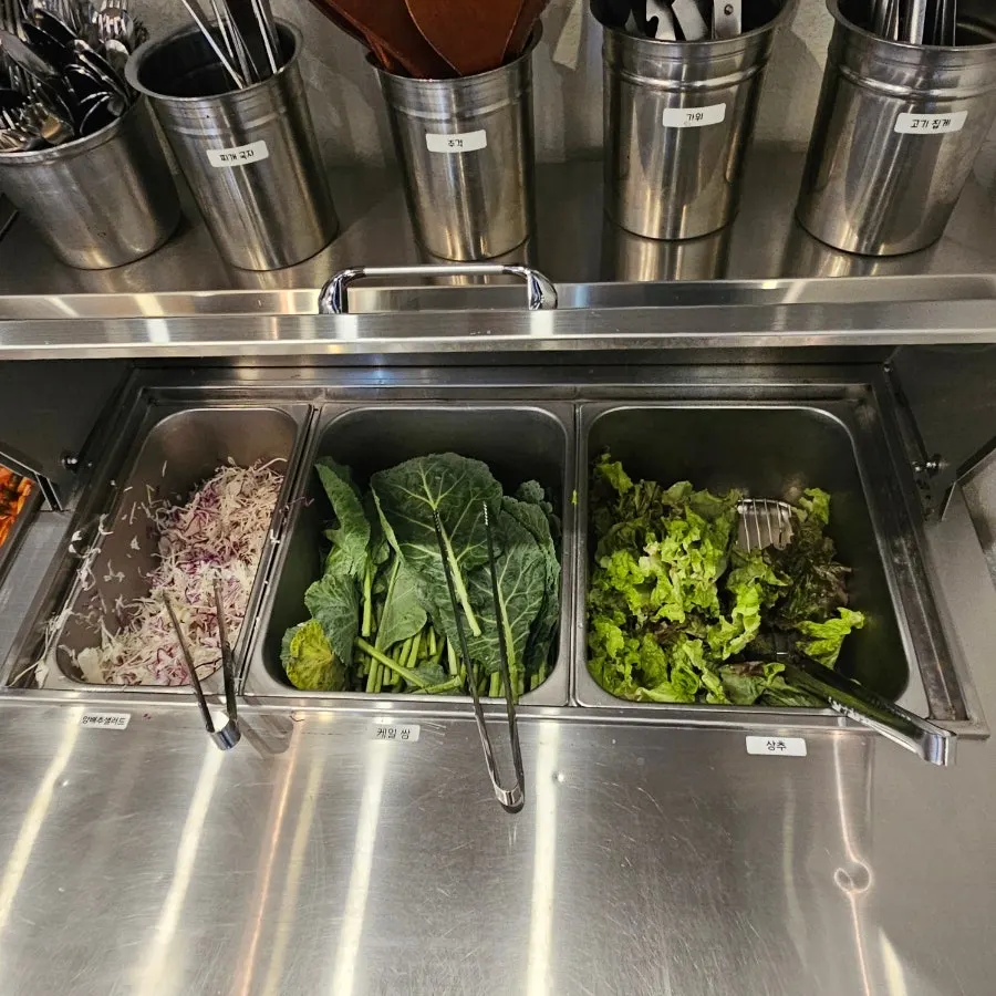 Lettuce and perilla leaves at the self-bar