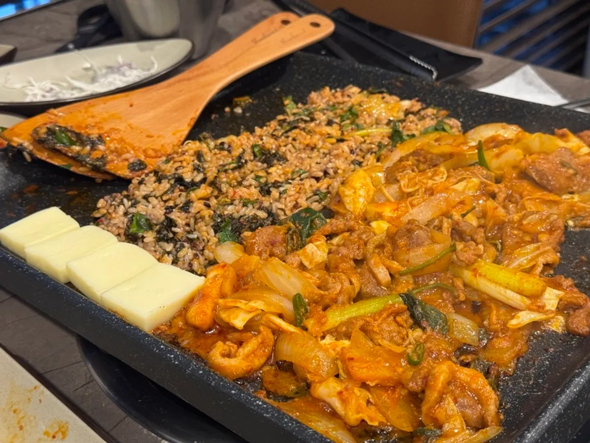 Self-serve fried rice cooked to finish the meal