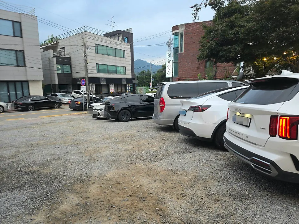 Deo Chadol's dedicated parking lot
