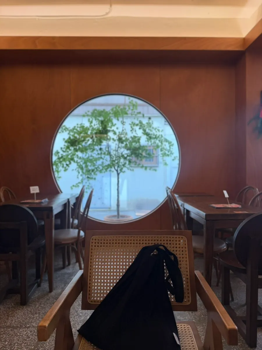 주택가 골목에 자리한 쾌세라 외관