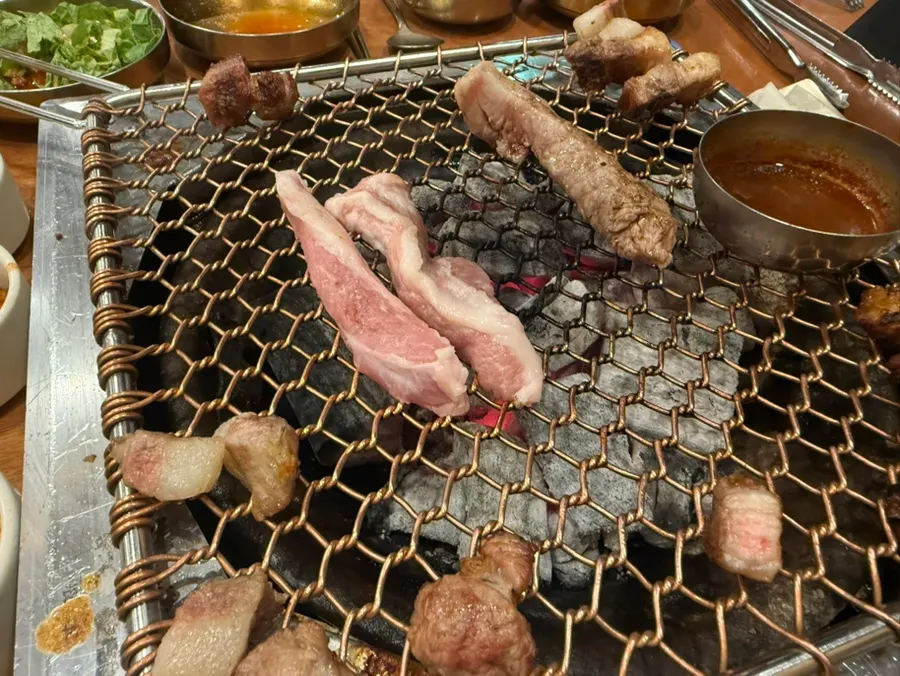 흑돼지와 항정살 식사