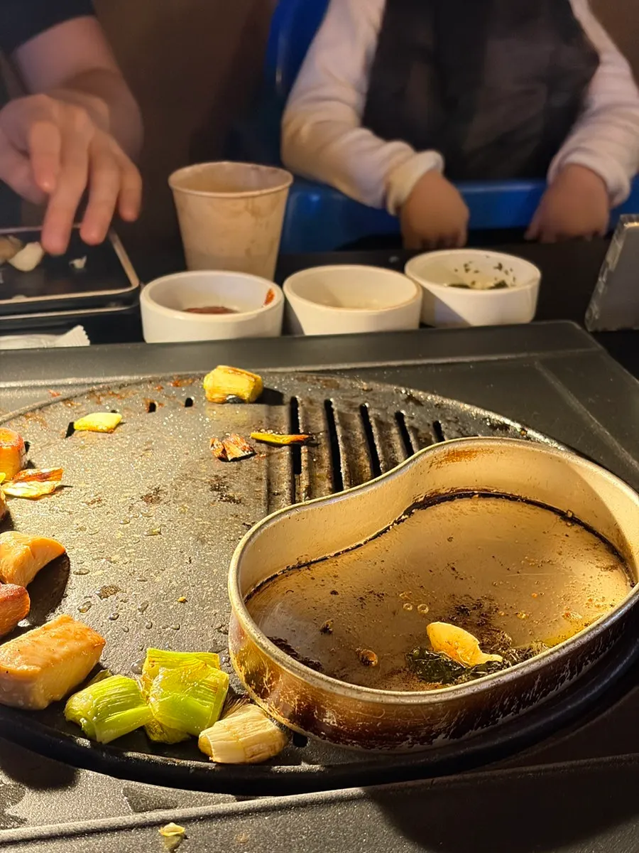 Grill cleared after finishing the meat and butter-grilled vegetables