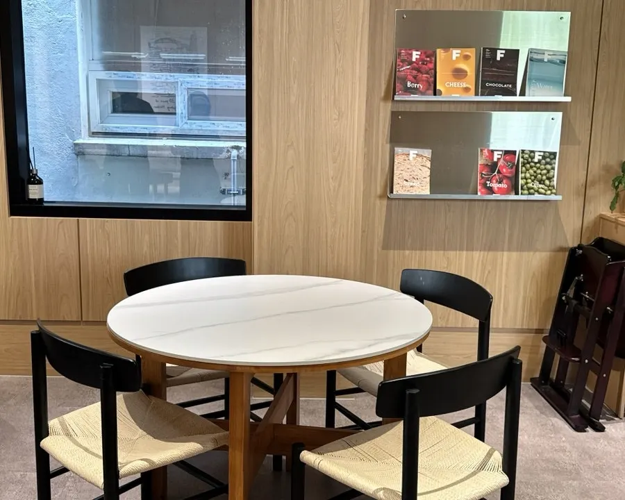 Second-floor tables for two and four people
