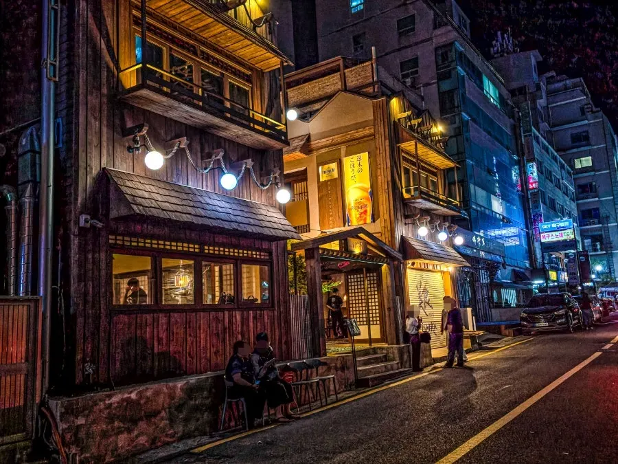 광안리 끝자락 비쇼쿠 광안점 입구 전경