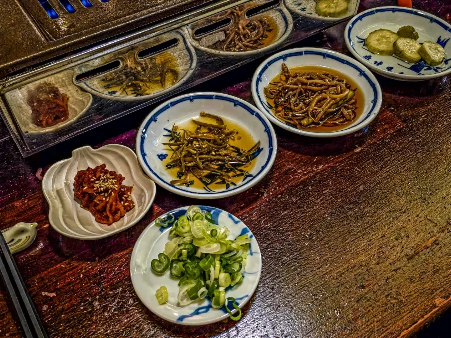비쇼쿠 광안점 기본 반찬 세팅