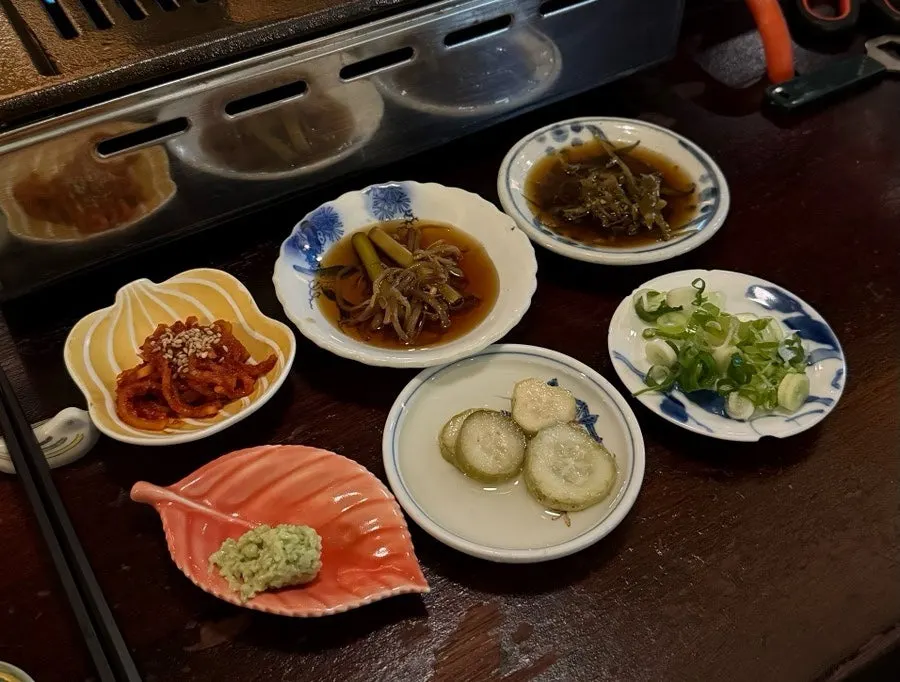 비쇼쿠 공간분리 테이블석과 카운터