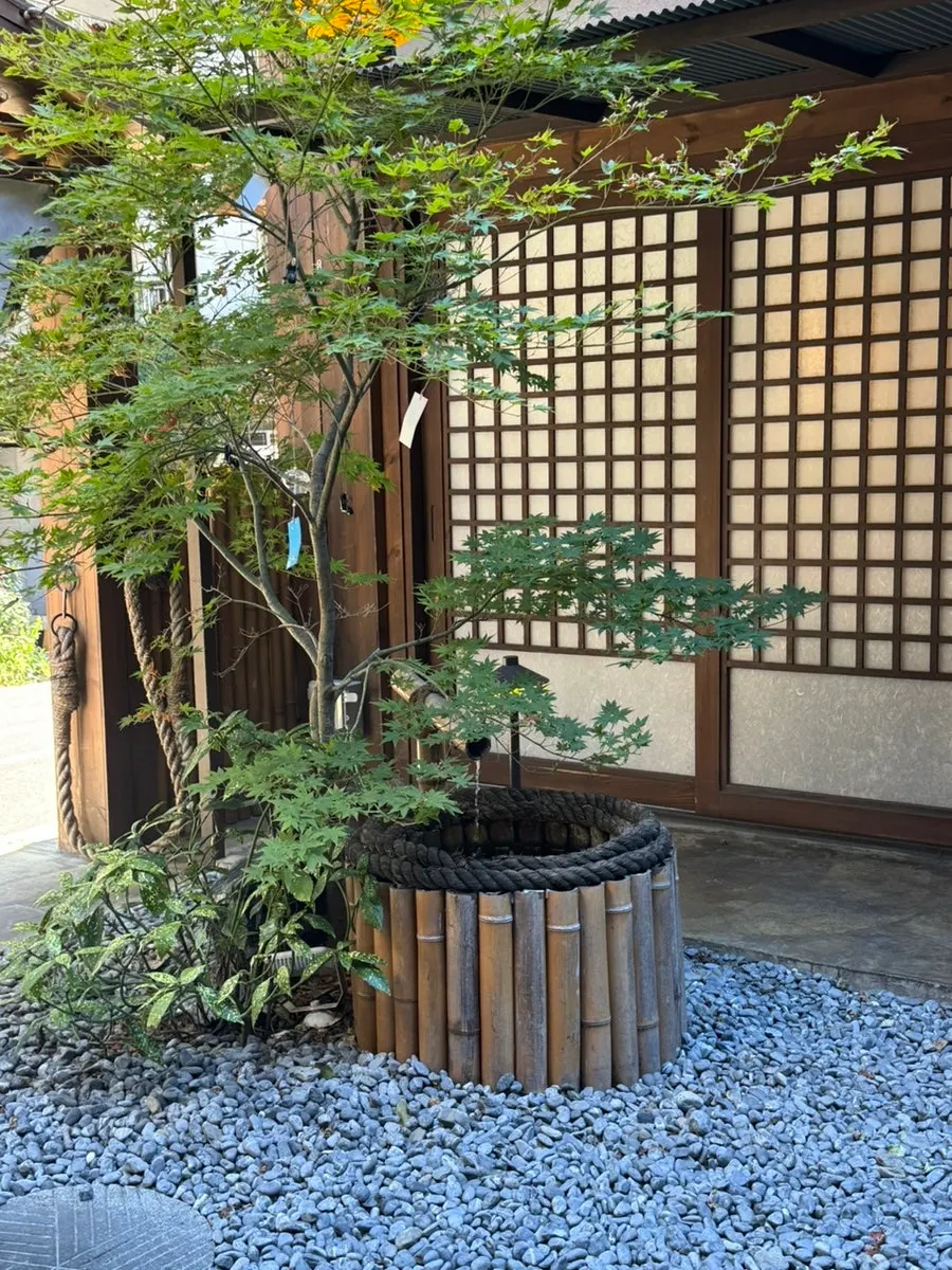 The Japanese-style garden inside Bisyoku Gwangan Branch