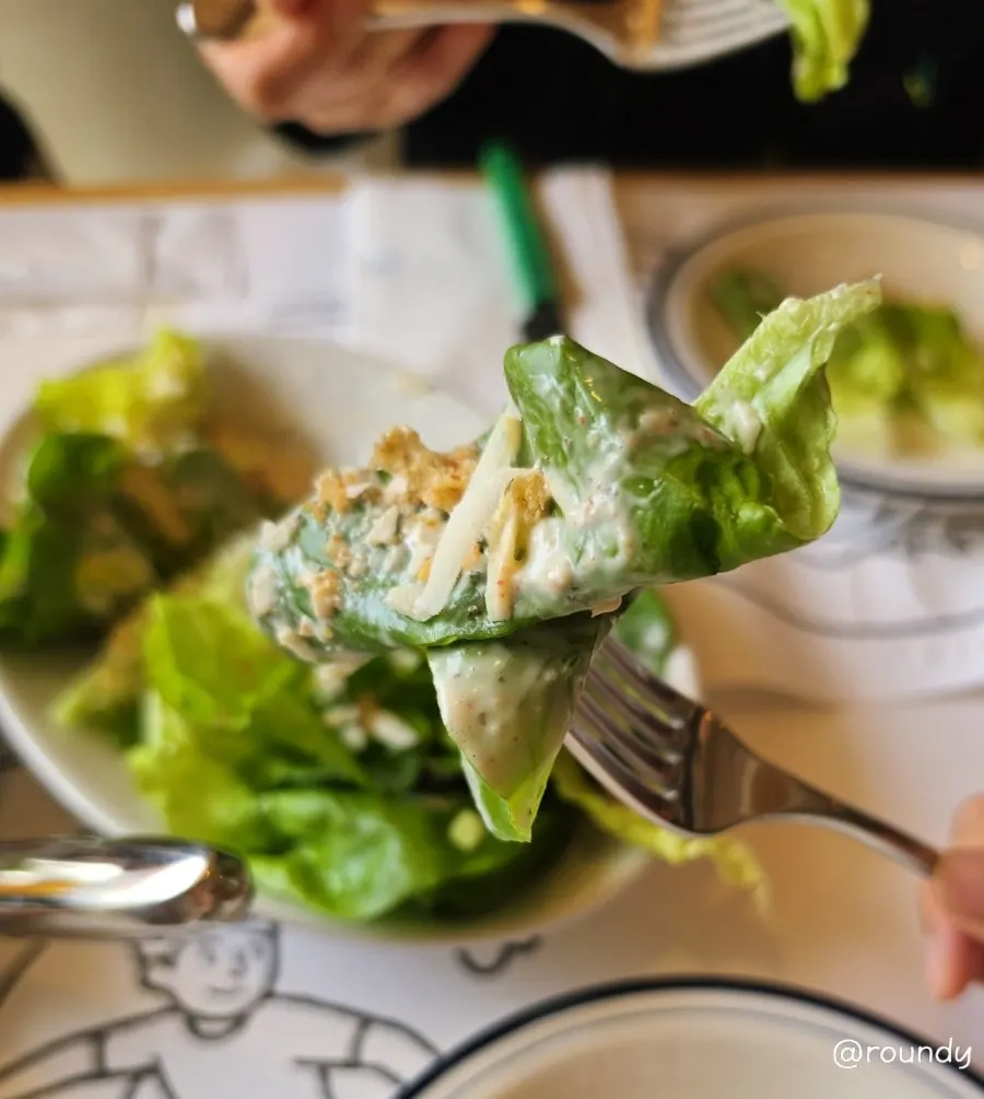 House salad with vegetables and nuts