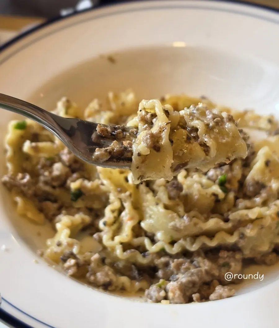 White ragu pasta with thick sauce
