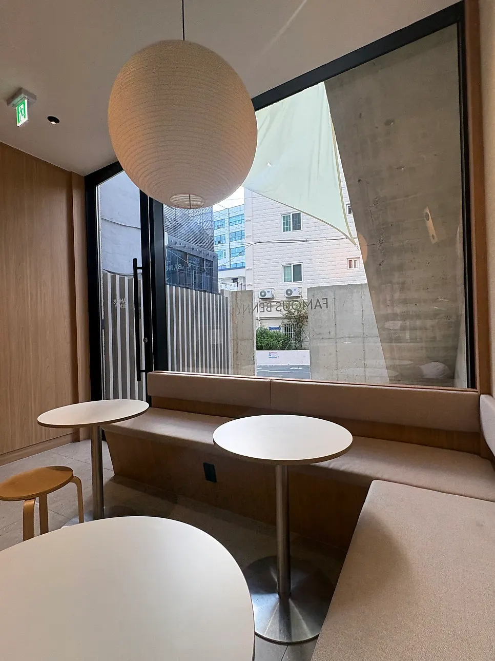 Atmosphere inside the 2nd floor of Famous Benny Gwangalli Branch