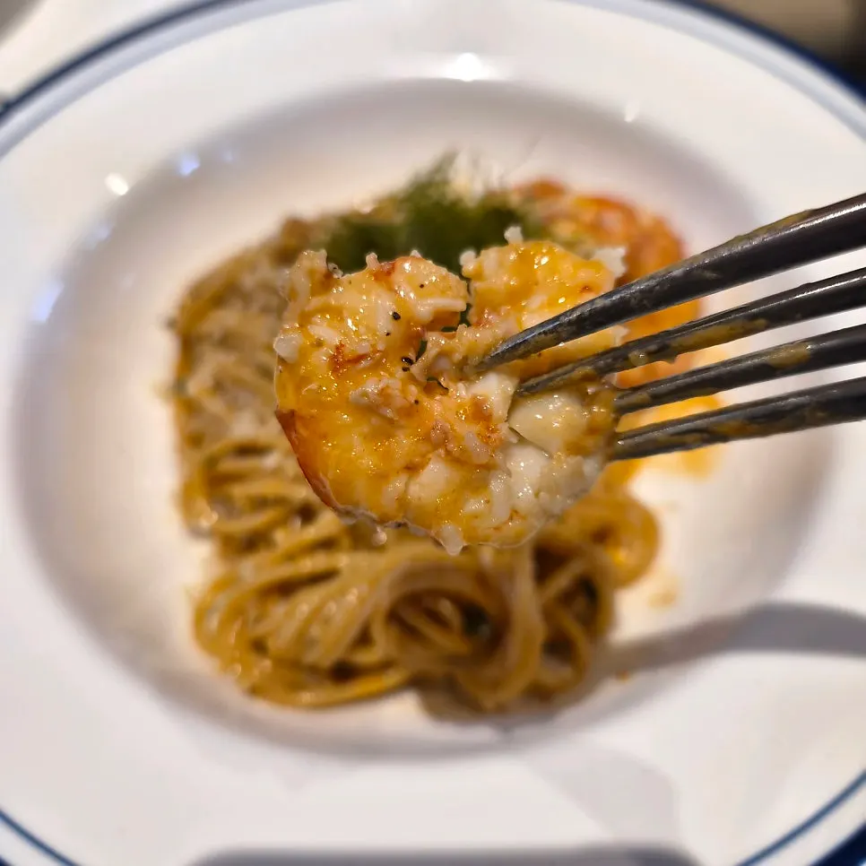 Shrimp on top of the pasta