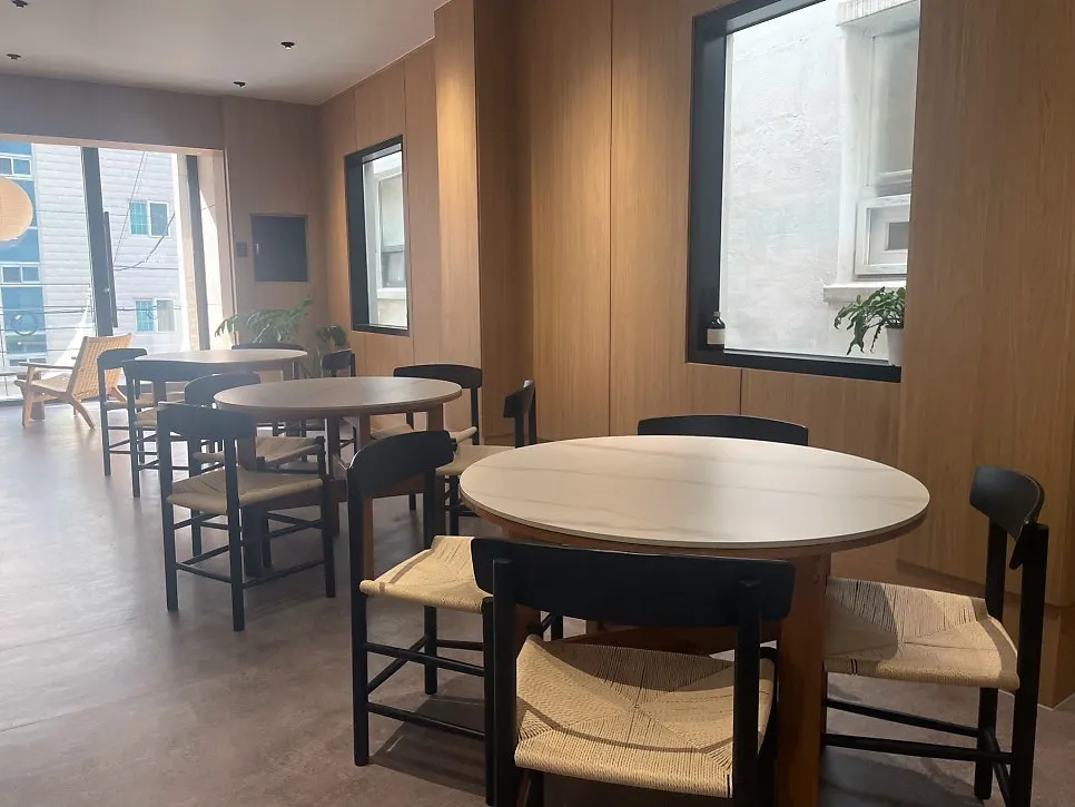 Spacious, atmospheric seating on Famous Benny's 2nd floor